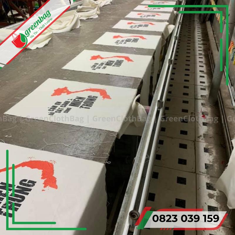 trang-tri-tui-tote-in-an