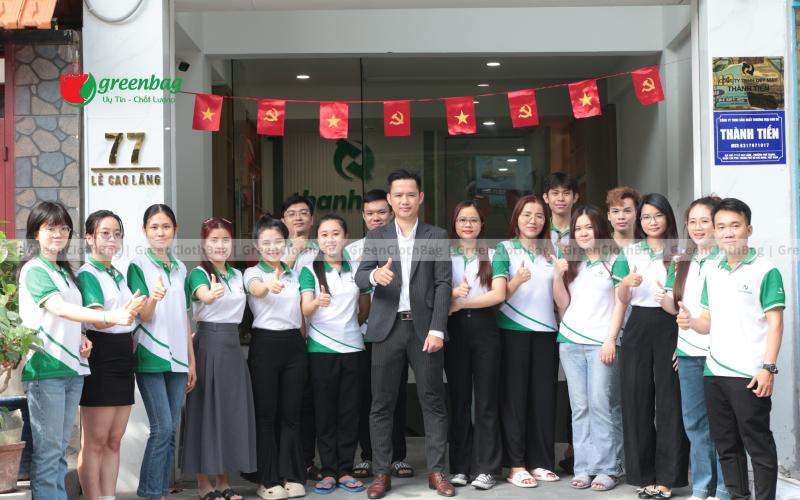 doi-ngu-nhan-vien-2