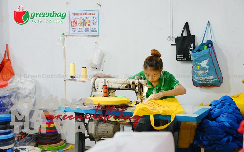 xuong-san-xuat-balo-tui-vai-gia-re-greenclothbag-24