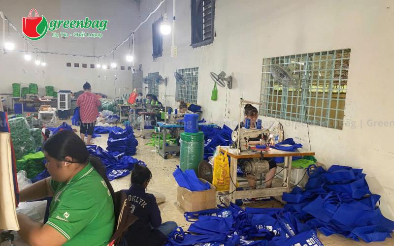 xuong-san-xuat-balo-tui-vai-gia-re-greenclothbag-55